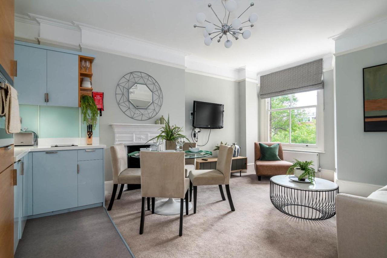 5 Doughty Street * Londra