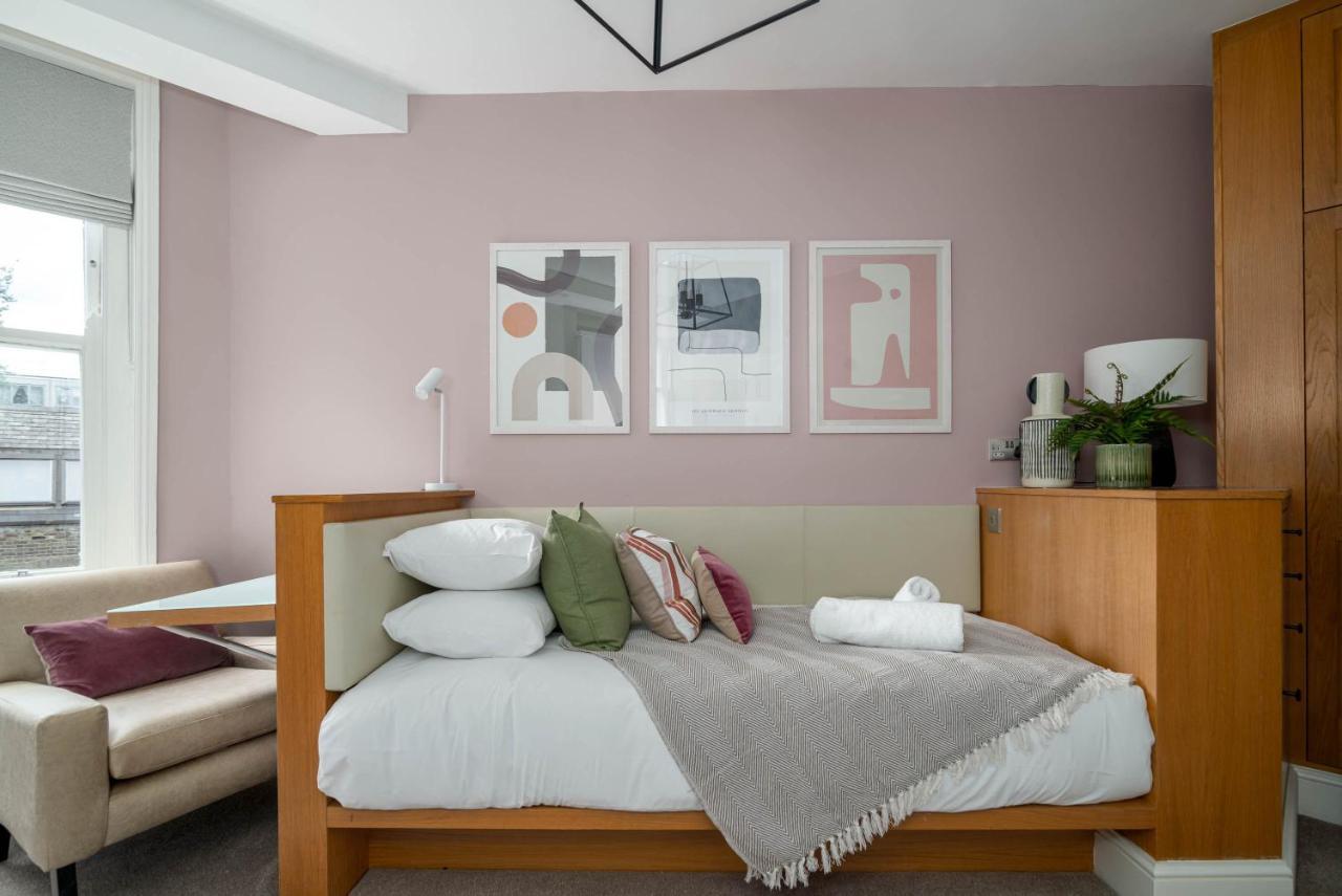 5 Doughty Street - Urban *
